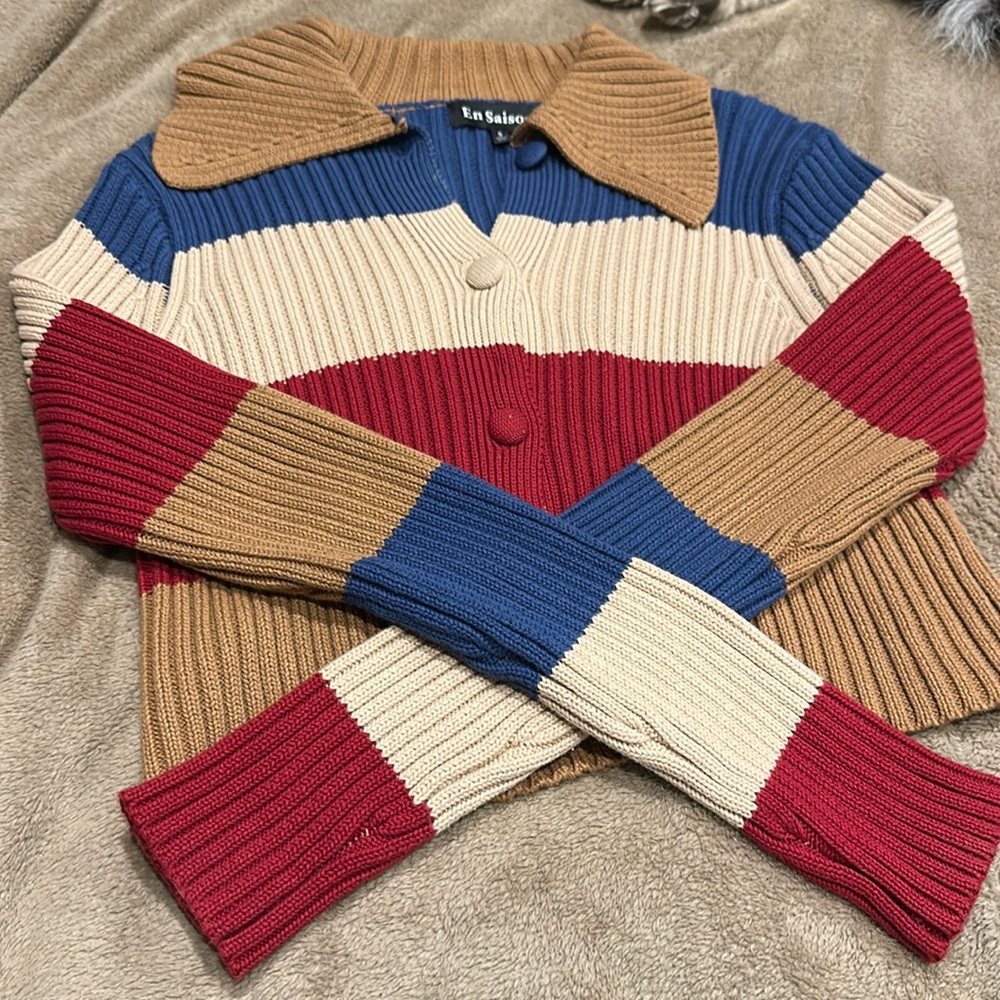 Cropped cardigan in bold stripes.size S